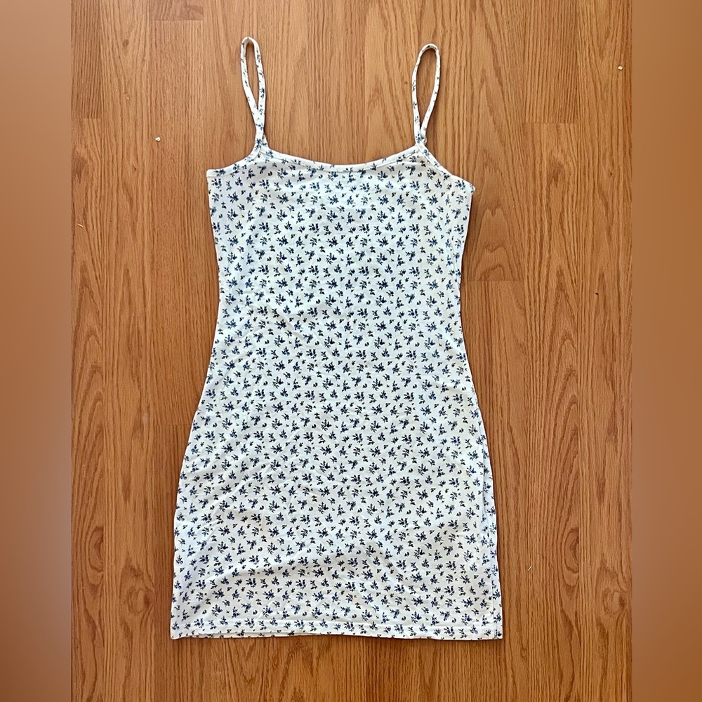 Edikted Cotton White and Blue Floral Mini Dress